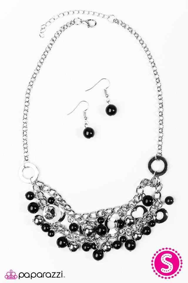Paparazzi ♥ The Matchmaker - Black ♥ Necklace