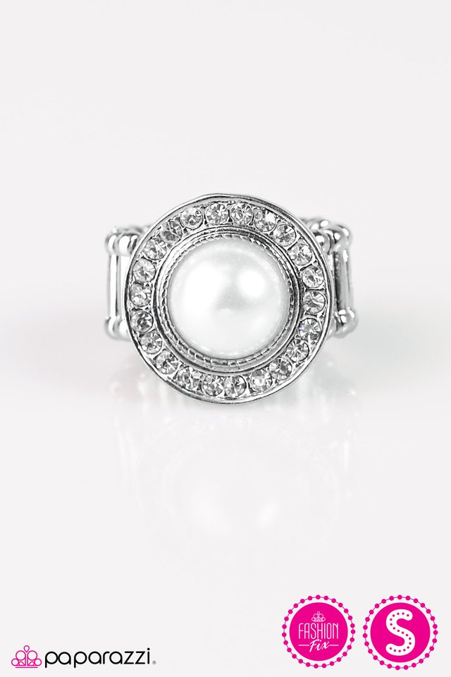 Paparazzi ♥ Give It A PEARL! - White ♥ Ring