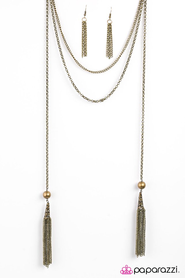 Paparazzi ♥ Scarf it Down - Brass ♥ Necklace
