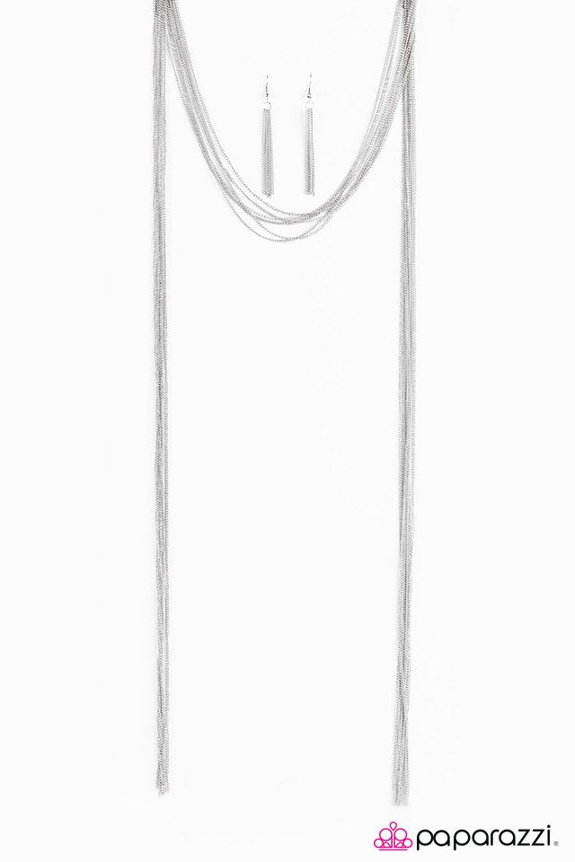 Paparazzi ♥ Dont Forget Your Scarf! - Silver ♥ Necklace