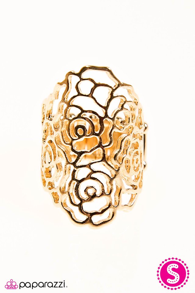Paparazzi ♥ Roses Are Red... - Gold ♥ Ring