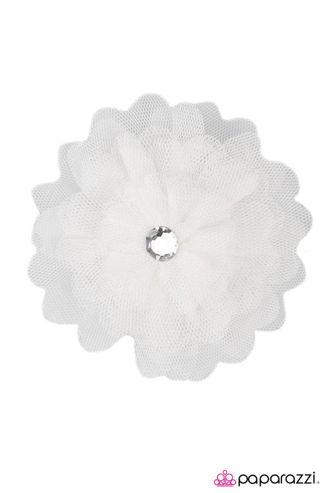 Paparazzi ♥ ...And Jill Came Tumbling After - White ♥ Hair Clip