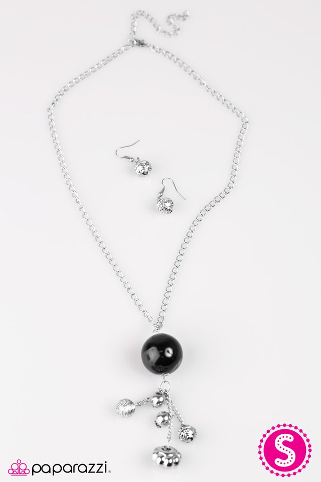 Paparazzi ♥ Globetrotter - Black ♥ Necklace
