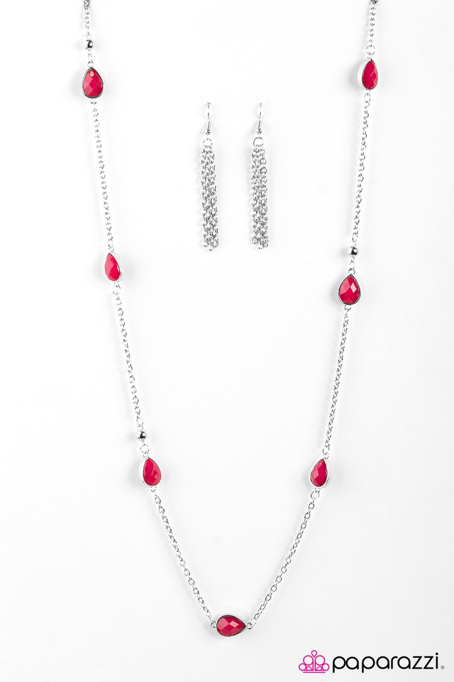 Paparazzi ♥ Teardrop Diva - Pink ♥ Necklace