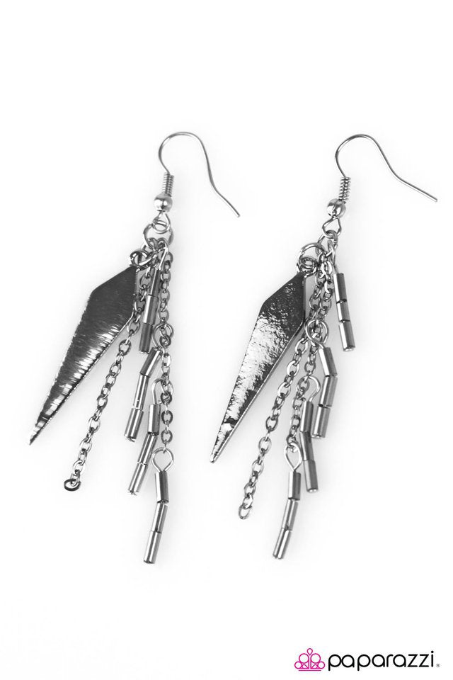 Paparazzi ♥ Lethal Lover - Black ♥ Earrings