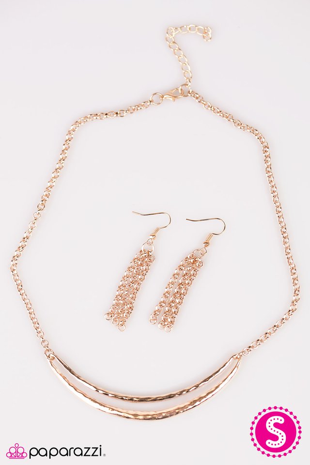 Paparazzi ♥ Midnight Moonshine - Rose Gold ♥ Necklace