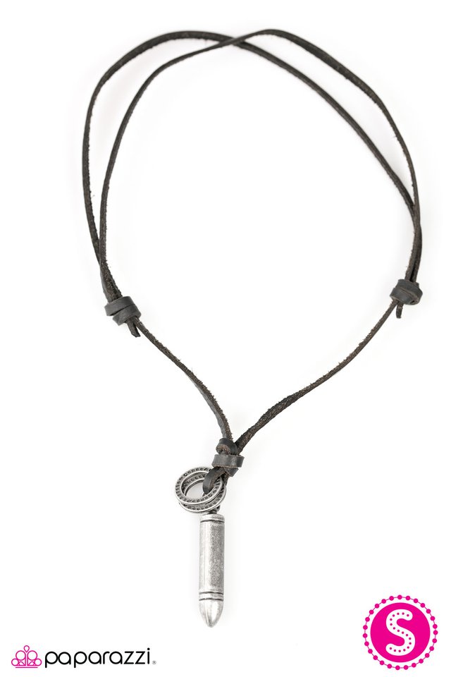 Paparazzi ♥ Sharpshooter - Black ♥ Necklace