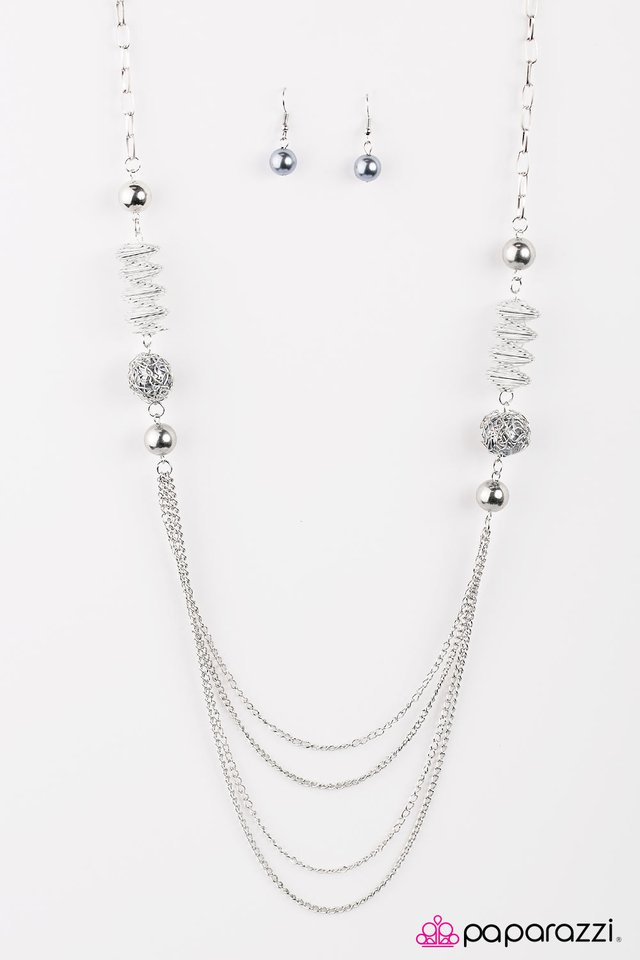 Paparazzi ♥ Stretching The Rules - Silver ♥ Necklace