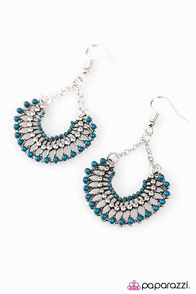 Paparazzi ♥ FAN Together - Blue ♥ Earrings