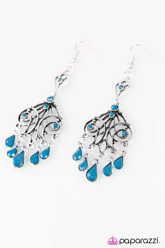 Paparazzi ♥ Diva Decadence - Blue ♥ Earrings
