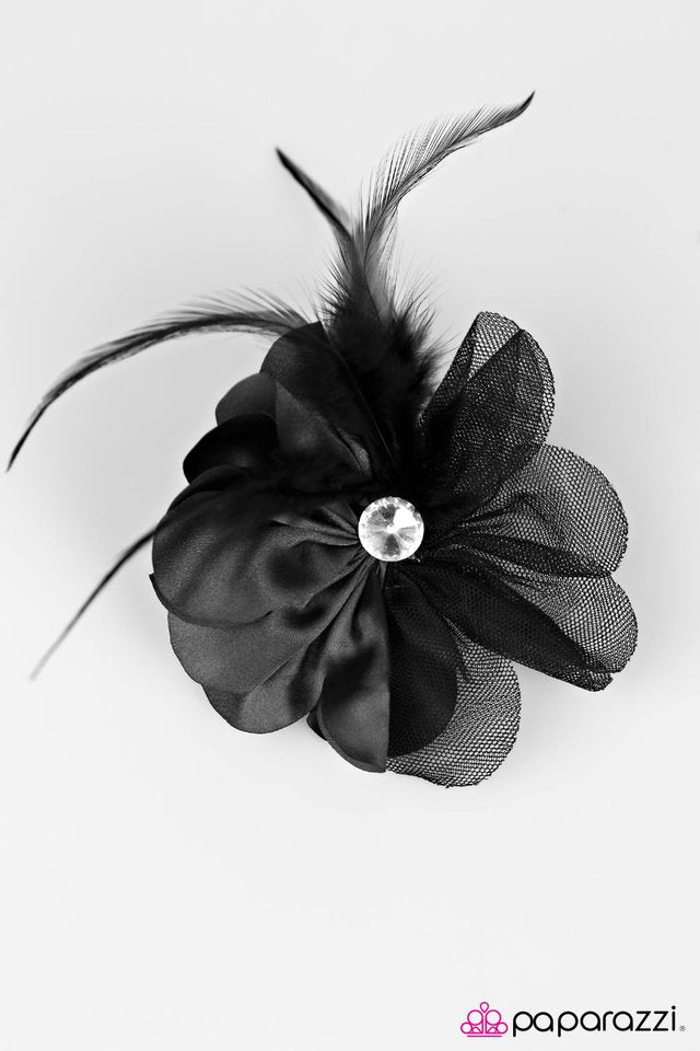 Paparazzi ♥ Everyone Loves A Masquerade - Silver ♥ Hair Clip