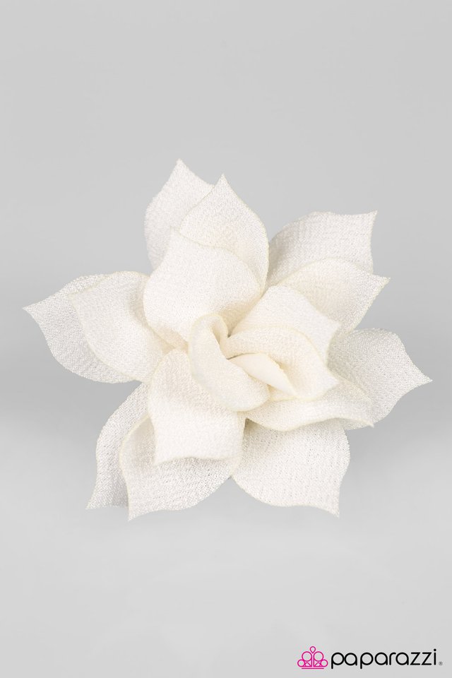 Paparazzi ♥ Wild Orchid - White ♥ Hair Clip