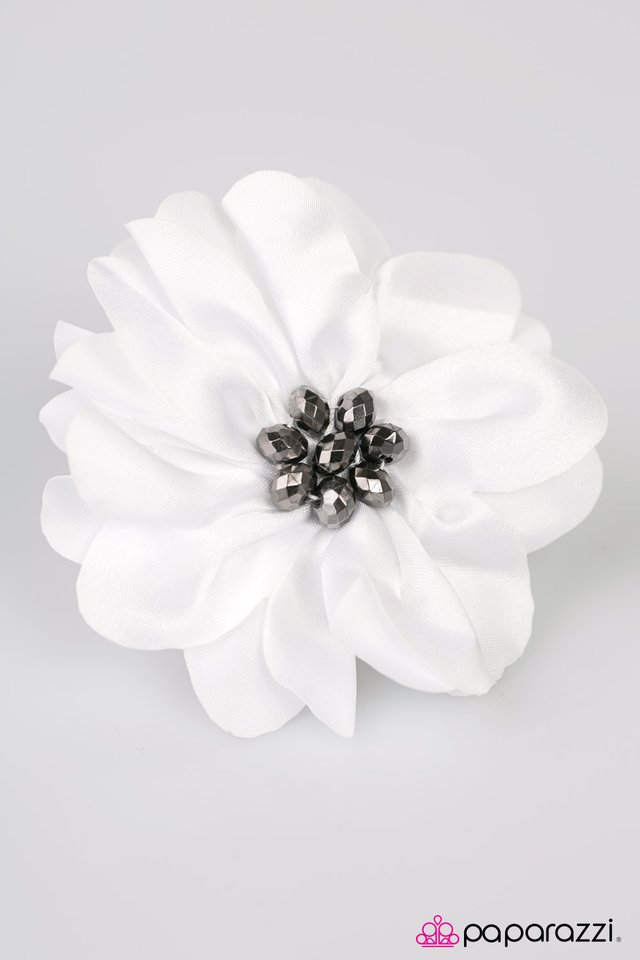 Paparazzi ♥ Sparkle Time! - White ♥ Hair Clip