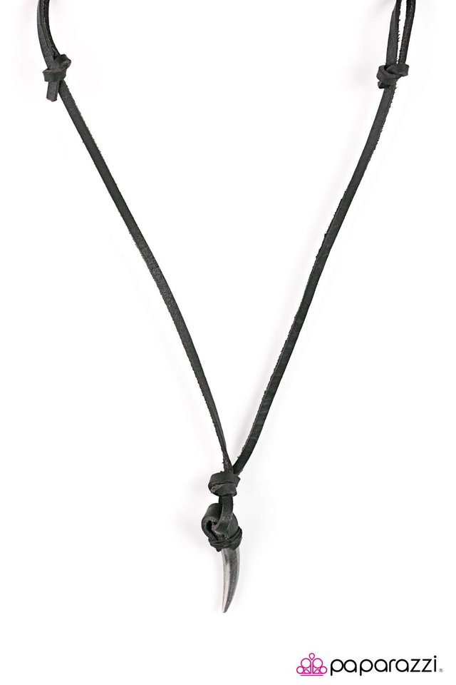 Paparazzi ♥ Fly Like An Eagle - Black ♥ Necklace