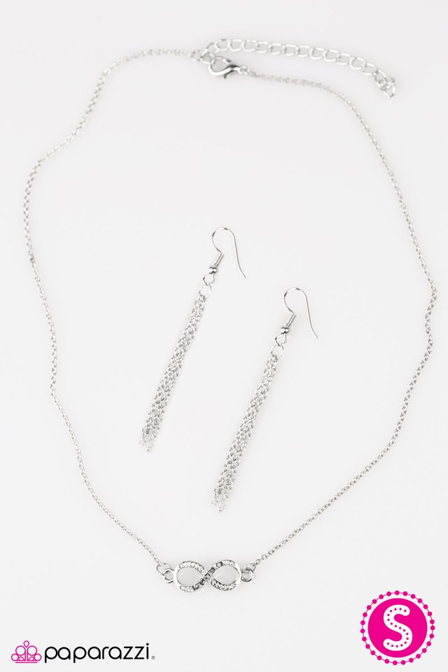 Paparazzi ♥ Perfect Timing - Silver ♥ Necklace