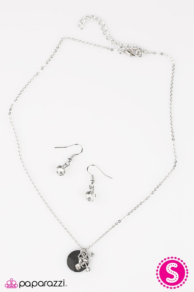 Paparazzi ♥ Cool Under Pressure - Silver ♥ Necklace