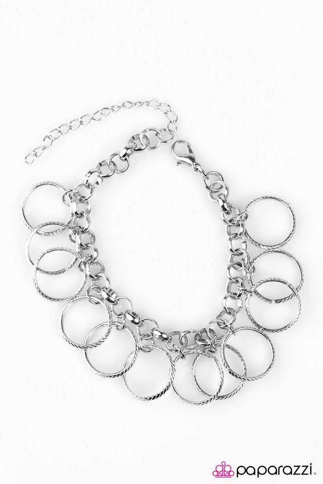 Paparazzi ♥ DIZZY Does It - Silver ♥ Bracelet