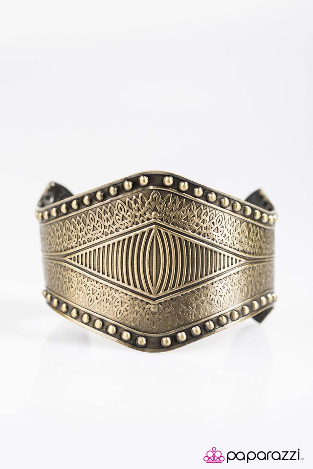 Paparazzi ♥ Very EMPRESS-ive - Brass ♥ Bracelet
