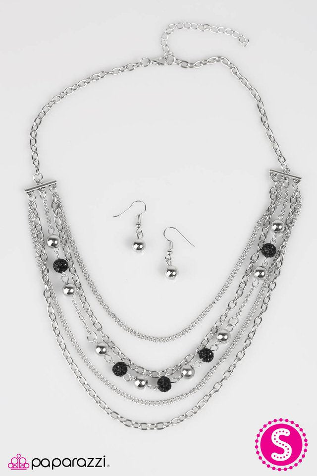 Paparazzi ♥ Hell On HEELS - Black ♥ Necklace