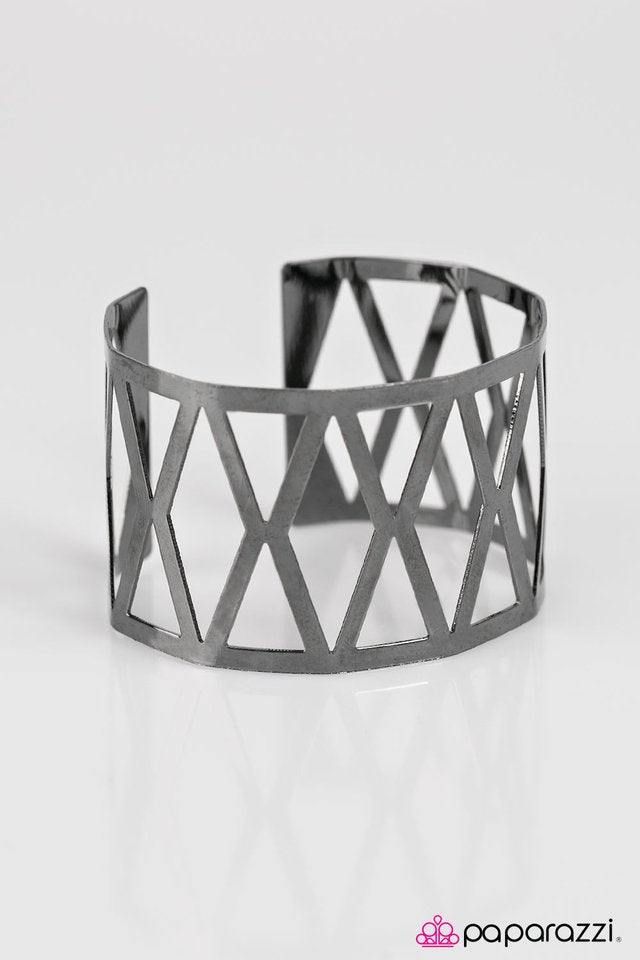 Paparazzi ♥ Crazy X- Girlfriend - Black ♥ Bracelet