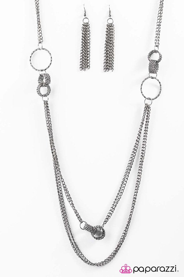 Paparazzi ♥ Dont Wanna Miss A Thing - Black ♥ Necklace