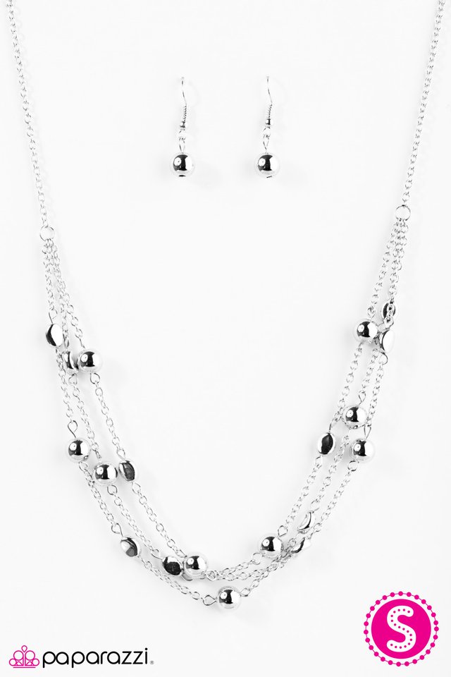 Paparazzi ♥ Smooth Criminal - Silver ♥ Necklace