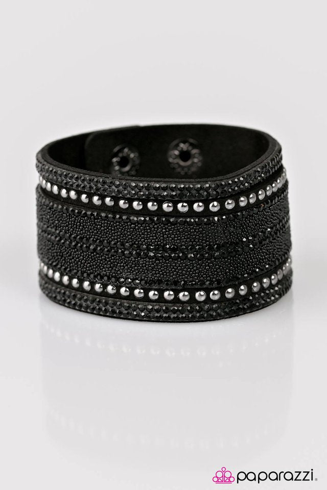 Paparazzi ♥ GLITZ Trip - Black ♥ Bracelet