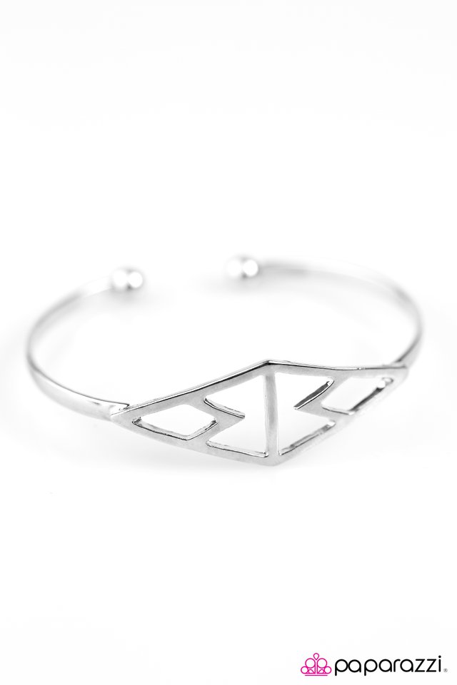 Paparazzi ♥ Lone Peak - Silver ♥ Bracelet