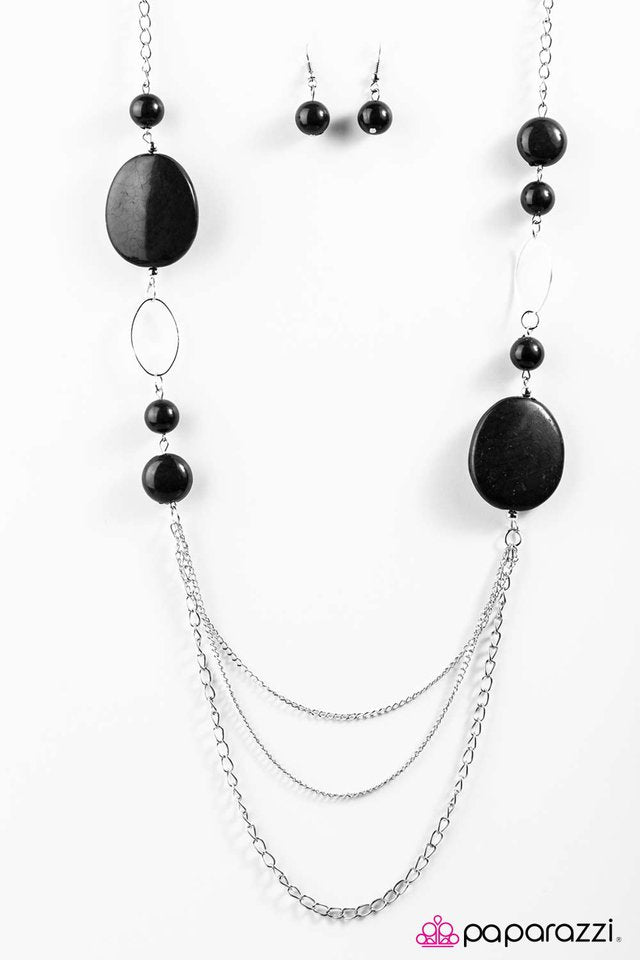Paparazzi ♥ Smooth Sailing - Black ♥ Necklace