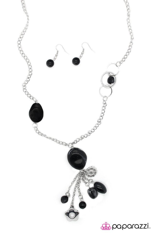 Paparazzi ♥ Somebody Told Me... - Black ♥ Necklace