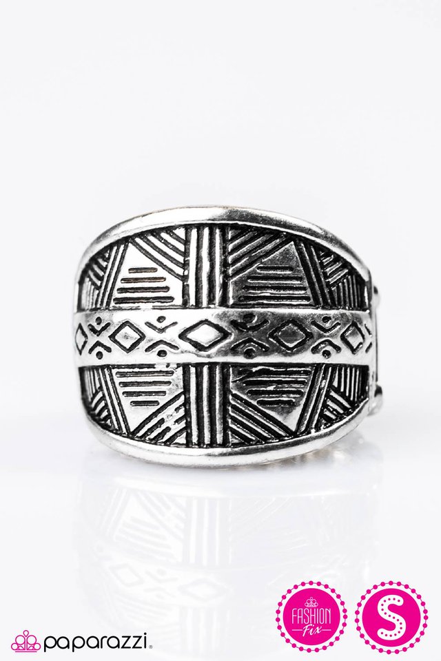 Paparazzi ♥ Night At The Museum - Silver ♥ Ring