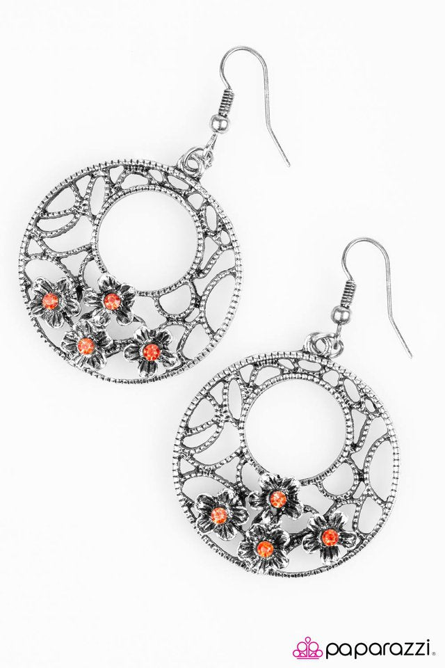 Paparazzi ♥ Dixie Chick - Orange ♥ Earrings