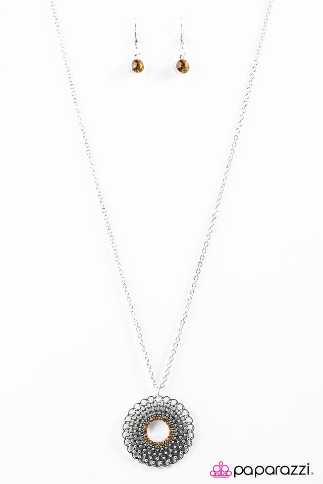 Paparazzi ♥ Musical Medallion - Yellow ♥ Necklace