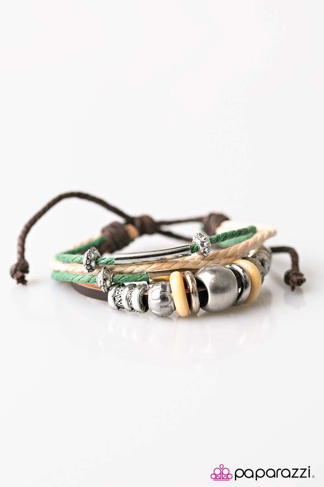 Paparazzi ♥ Born Free - Green ♥ Bracelet