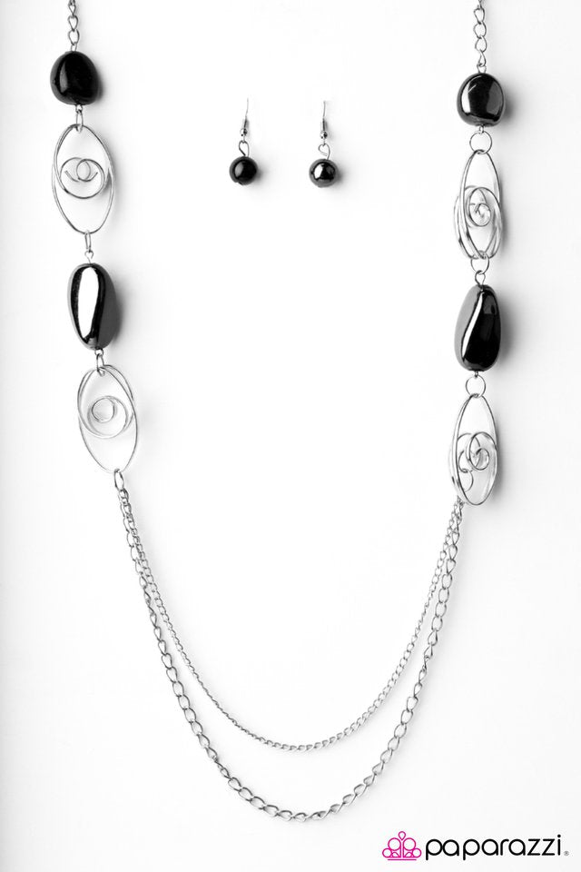 Paparazzi ♥ Twisted Fantasy - Black ♥ Necklace