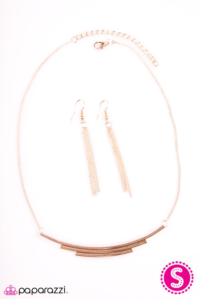 Paparazzi ♥ Majestic Mesas - Rose Gold ♥ Necklace