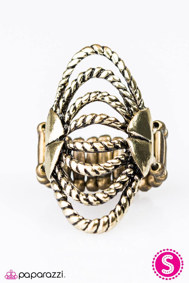 Paparazzi ♥ Off The Top Rope - Brass ♥ Ring