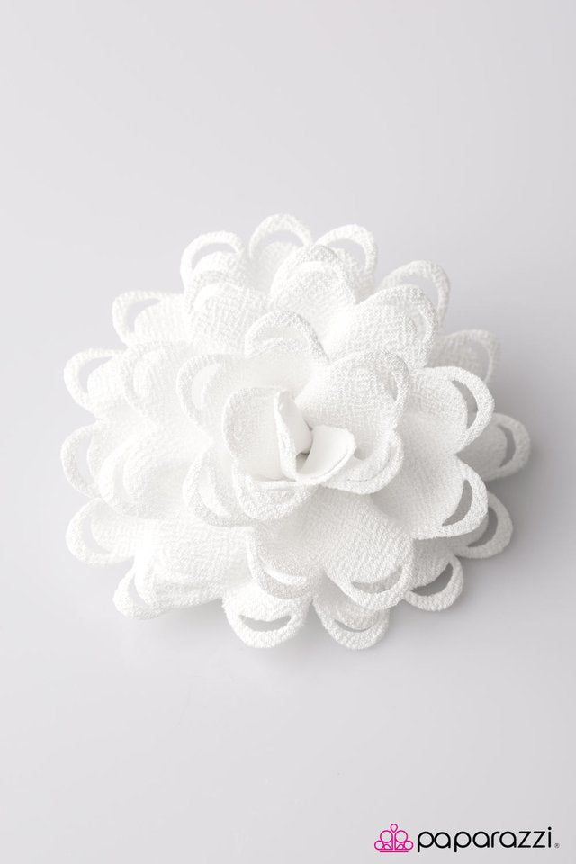 Paparazzi ♥ Foolish Behavior - White ♥ Hair Clip
