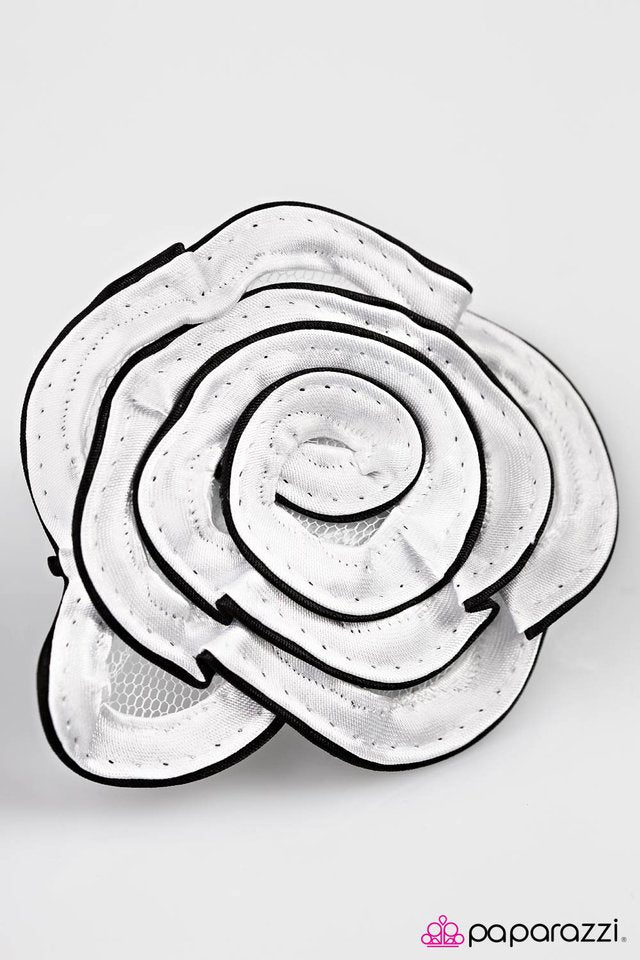 Paparazzi ♥ Dont Call Me Baby - White ♥ Hair Clip