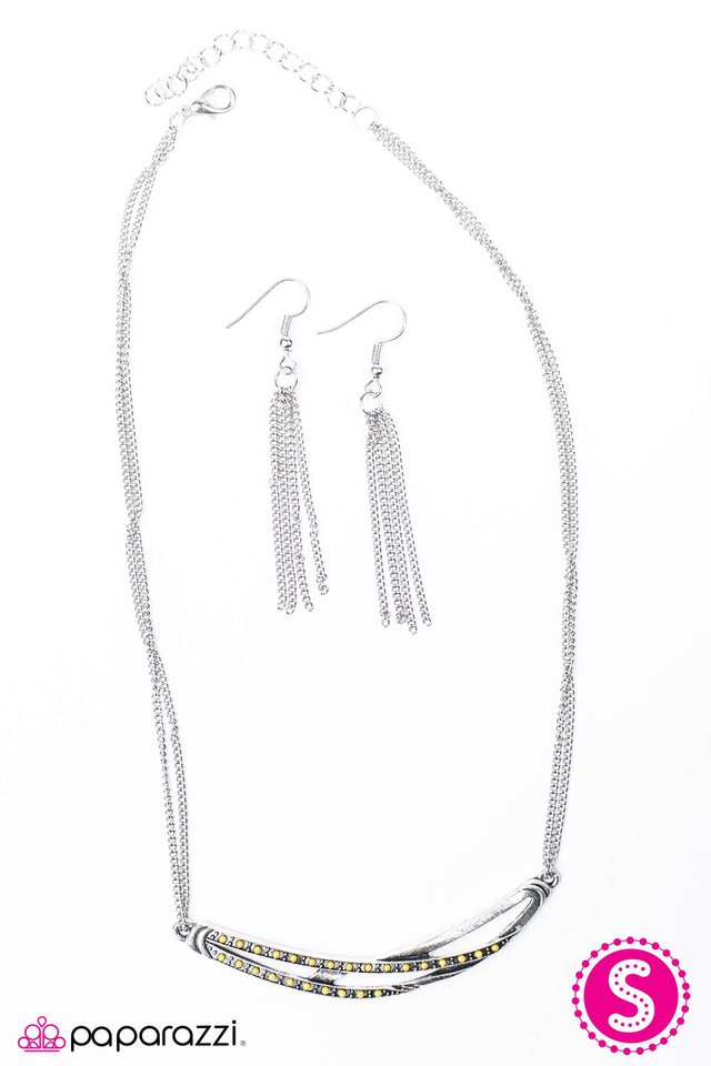 Paparazzi ♥ Harlem Moon - Yellow ♥ Necklace