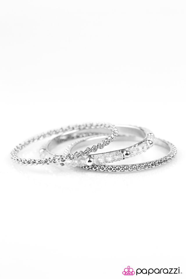 Paparazzi ♥ Easy On The Icing - White ♥ Bracelet