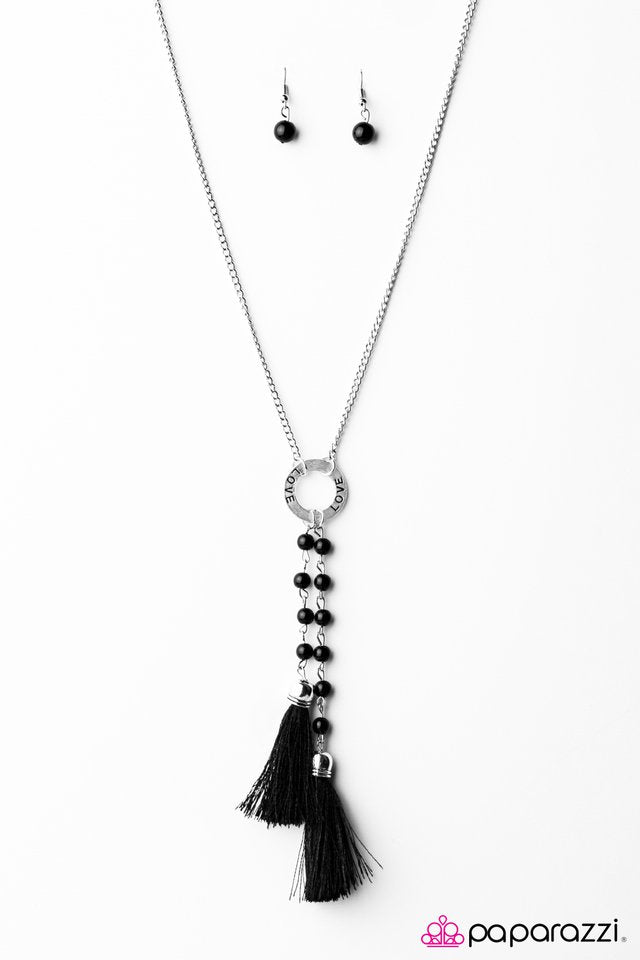 Paparazzi ♥ Love Awaits - Black ♥ Necklace
