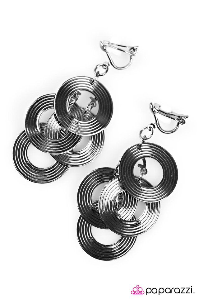 Paparazzi ♥ For The Record - Black ♥ Clip-On