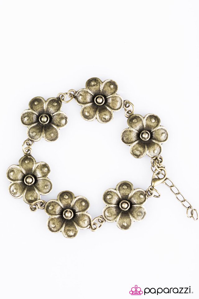 Paparazzi ♥ Autumn Blooms - Brass ♥ Bracelet