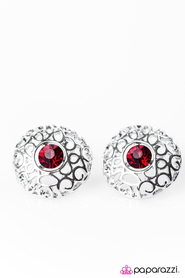 Paparazzi ♥ Be Fabulous - Red ♥ Post Earrings
