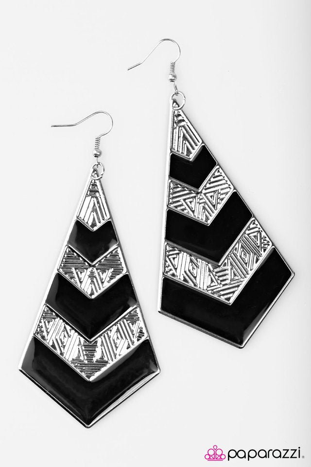 Paparazzi ♥ Double Dare - Black ♥ Earrings