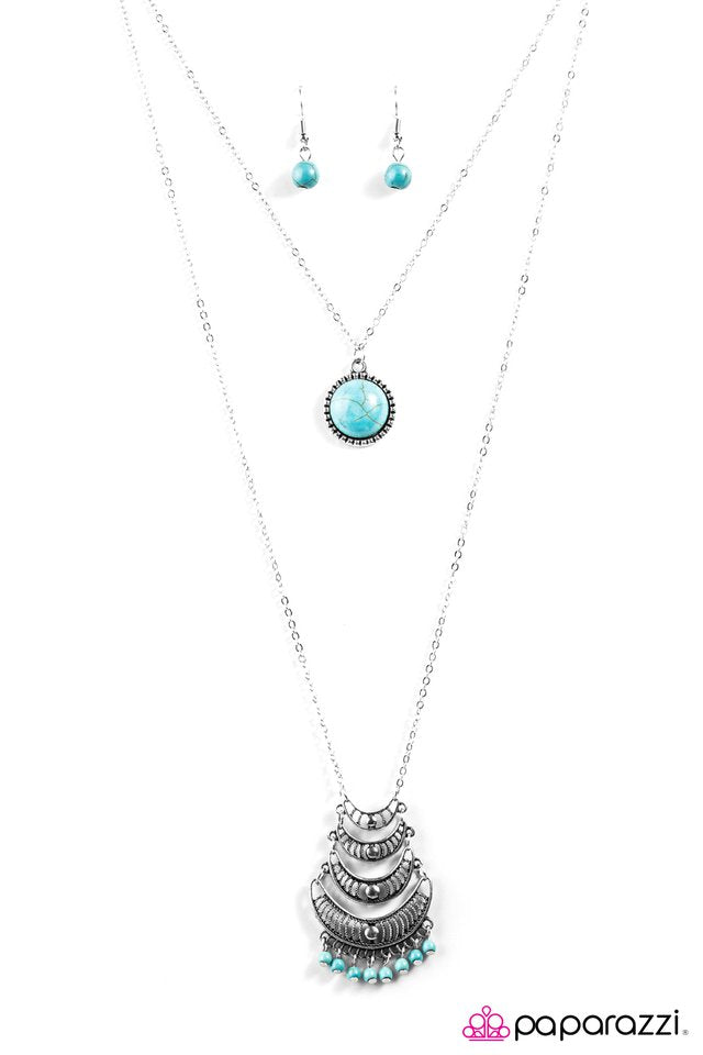 Paparazzi ♥ Crescent City - Blue ♥ Necklace