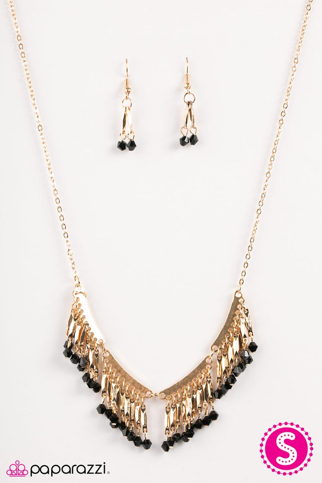 Paparazzi ♥ All Roads Lead To Rome - Gold ♥ Necklace