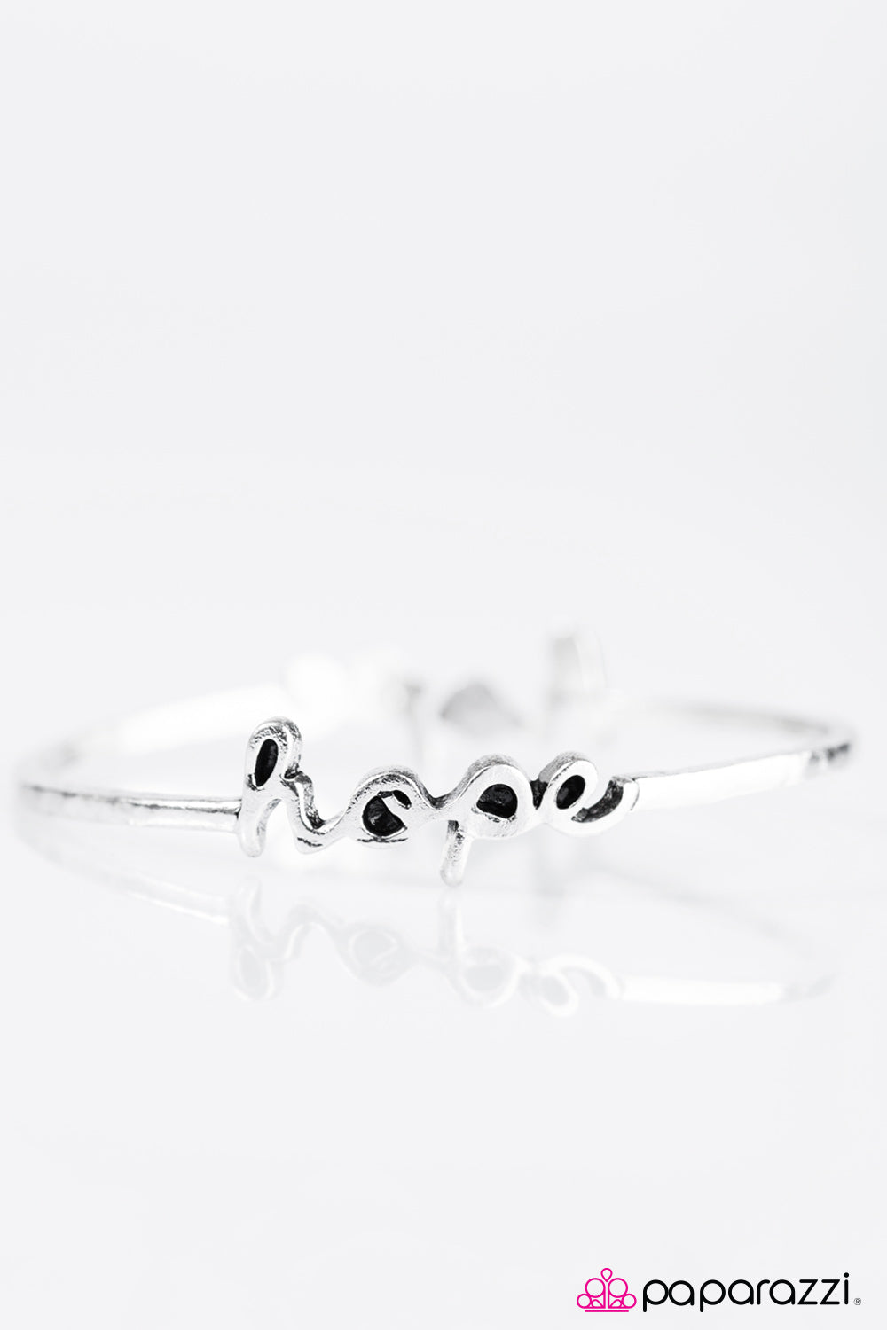 Paparazzi ♥ Never Give Up - Silver ♥ Bracelet