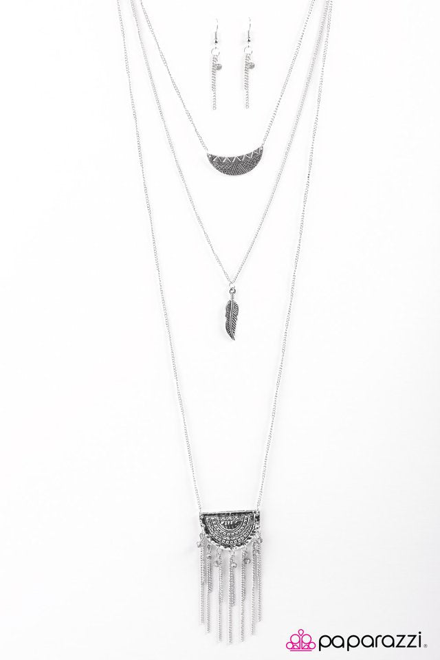 Paparazzi ♥ Desert Kite - Silver ♥ Necklace
